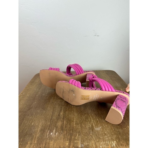 EUC oasis society RAQUEL STRAPPY KNOT HEEL FUCHSIA size 6 - Picture 6 of 6